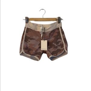 Acacia Boys Surf Shorts Size Large BNWT